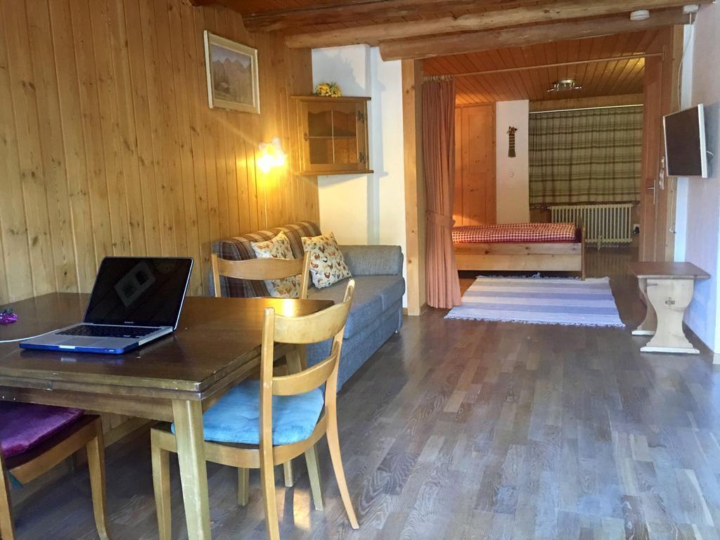 Bnb Guesthouse Lusi Frauenkirch Exterior photo